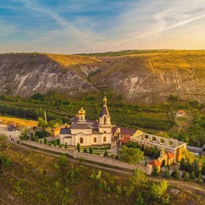 Casa Agricultorului Varzari Butuceny Exteriör bild